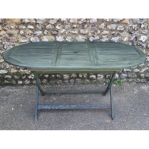 1115 - A green painted aluminium garden bench, 124.5cm wide; together with a large green stained folding ga... 