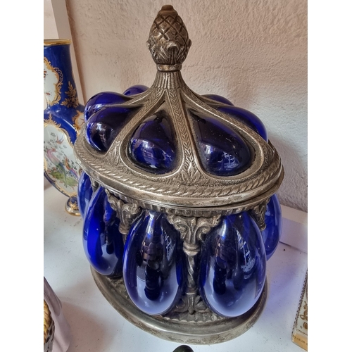 1284 - A mixed group of English and Continental ceramics, largest 28.5cm high. (9)