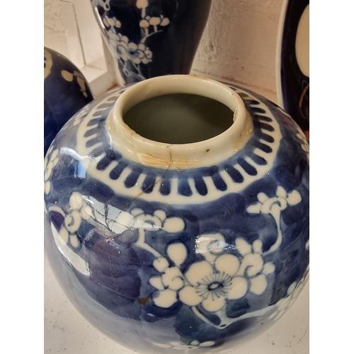 1293 - A mixed group of Chinese and Japanese ceramics, 18th century and later, to include a miniature Cizho... 