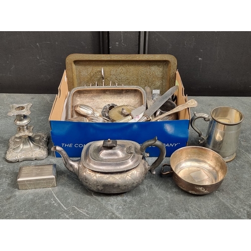 1344 - A small group of silver plate.