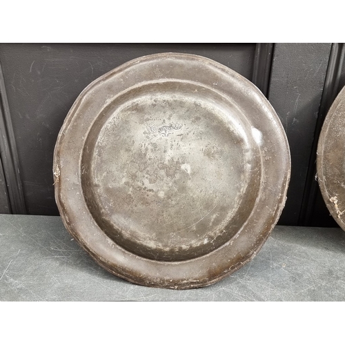 1350 - A mixed group of pewter and other metalware, to include meat jacks.