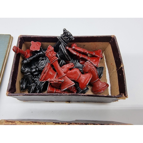 1366 - A boxed set of 'The Charterhouse Special' boxwood and ebonized 'Chessmen', king 5.5cm, pawn 2.5cm, (... 