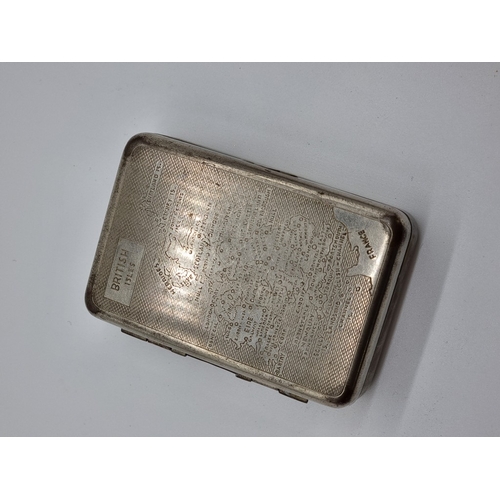 1380 - A mixed lot, to include vegetable ivory and other sewing related items.