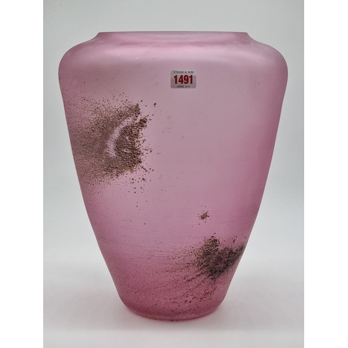 1491 - A large Murano 'Scavo' glass vase, by Cenedese, signed, 40cm high.