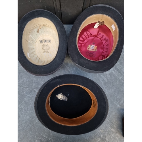 1309 - An unusually small vintage crocodile gladstone type bag, the clasp inscribed 'A.G. & Co', 22.5cm... 