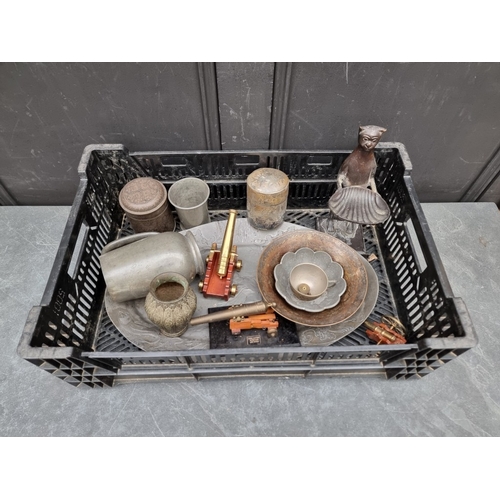 1353 - A mixed group of pewter and other metalware.