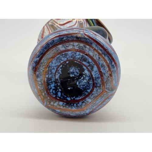 1500 - A Murano 'Iridato' glass vase, by Sergio Rossi, signed, 20.5cm high.