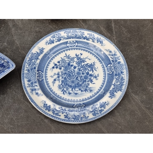 1596 - A collection of 19th century blue and white pottery.
