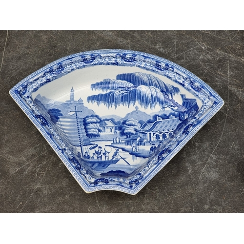 1596 - A collection of 19th century blue and white pottery.