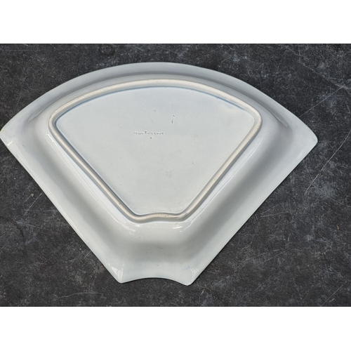 1596 - A collection of 19th century blue and white pottery.