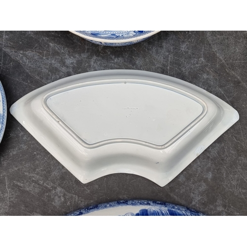 1596 - A collection of 19th century blue and white pottery.