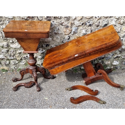 1109 - A Regency rosewood and crossbanded pedestal card table, 91cm wide, (two legs detached at joints, spl... 