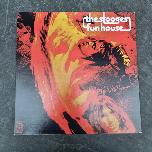 1659 - Vinyl: a group of 33rpm records, to include: Led Zeppelin '1'; Ramones 'Shock Treatment Circular Saw... 