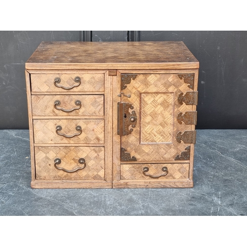 Lot 1452      