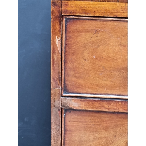 1035 - A Victorian mahogany chest of drawers, with bone inset knob handles, 92cm wide.