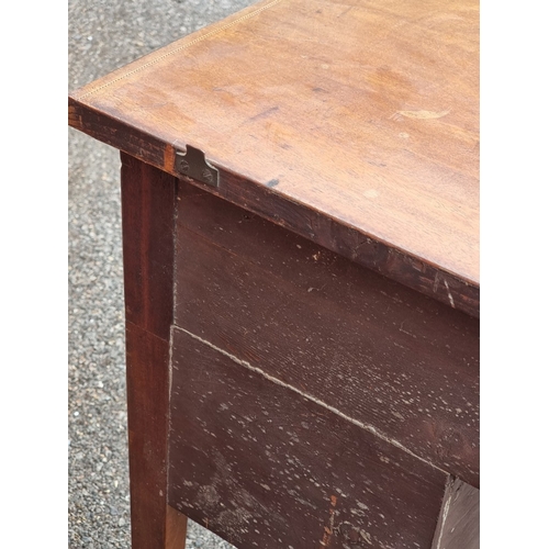 1047 - A George III mahogany and chequer strung bowfront kneehole side table, 107.5cm wide.... 