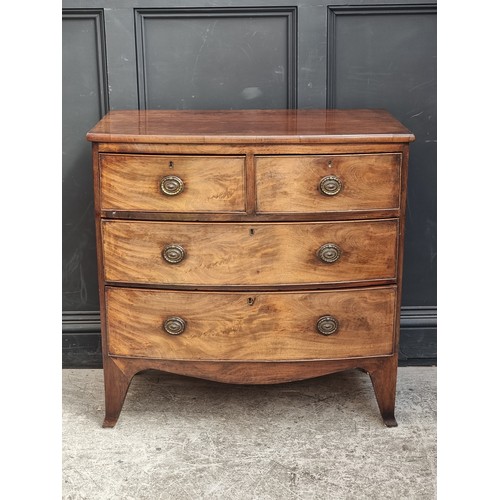 1008 - An early 19th century mahogany bowfront chest of drawers, 89.5cm wide.
