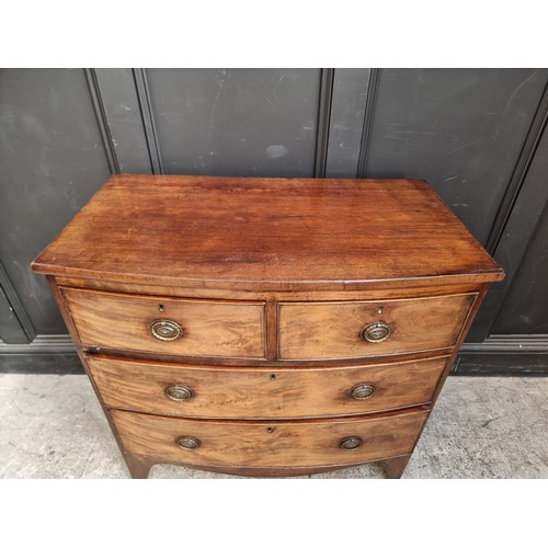 1008 - An early 19th century mahogany bowfront chest of drawers, 89.5cm wide.