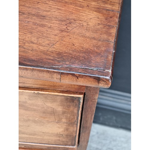 1008 - An early 19th century mahogany bowfront chest of drawers, 89.5cm wide.