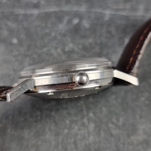 2 - A circa 1960 Longines 'Conquest Power Reserve' stainless steel automatic wristwatch, 35mm, Ref. 9032... 