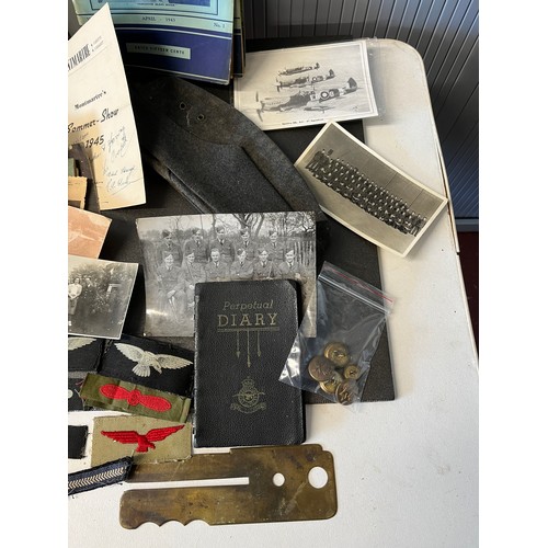 480 - A Large qty of WW2 RAF items relating to a RAF Officer namesd B Roberts (1271859) to inc real photos... 