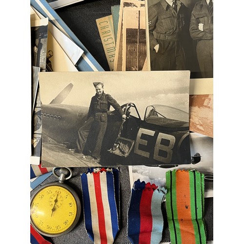 480 - A Large qty of WW2 RAF items relating to a RAF Officer namesd B Roberts (1271859) to inc real photos... 