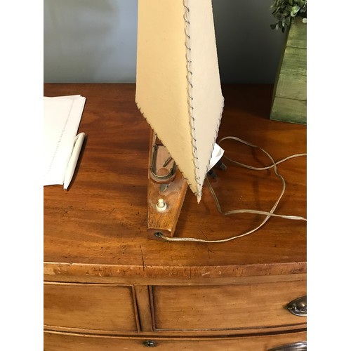 582 - Lovely retro sailing boat table lamp. Must be tested by an electrician before use....
