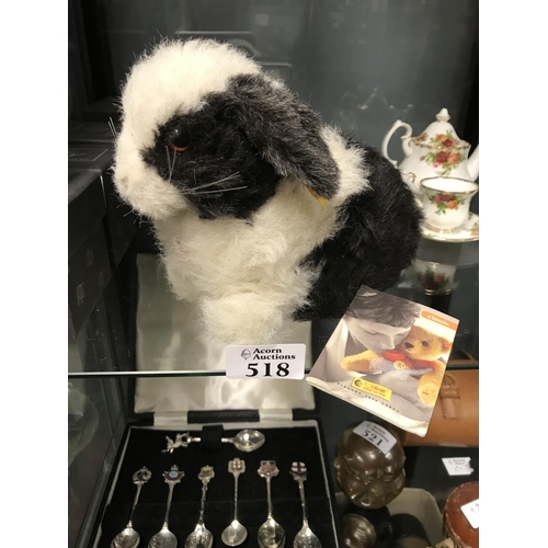 518 - Lovely Steiff rabbit with button in ear and original label