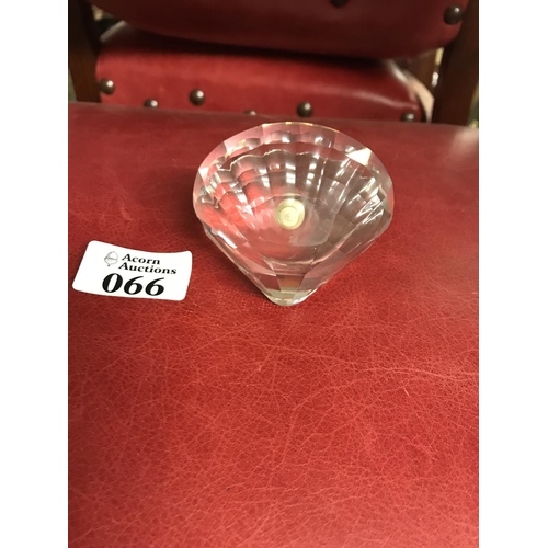 66 - Swarovski oyster shell with a faux pearl