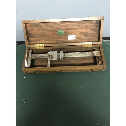 124 - Cased vintage Micrometer/Tool