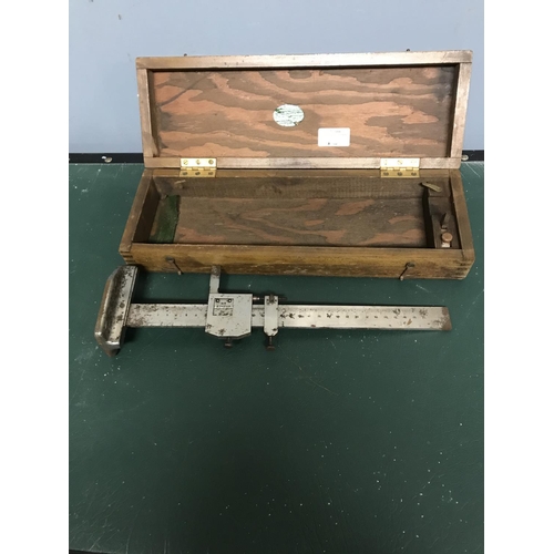 124 - Cased vintage Micrometer/Tool