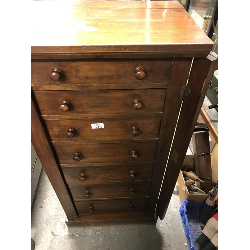 143 - Lovely 7 drawer Wellington chest