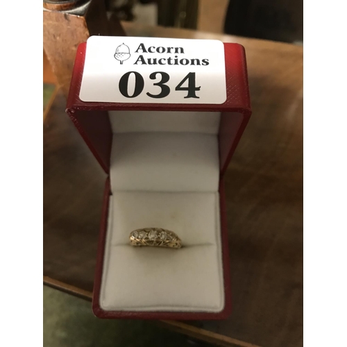 34 - 18ct Gold and diamonds ring