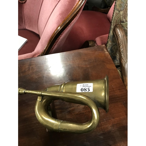 85 - Large vintage mounted motor horn - Working order