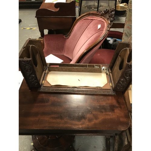 86 - Beautiful vintage wooden desk writing/stationary box with stunning carvings on the front