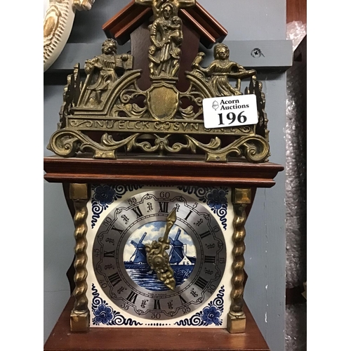 196 - Wall clock with brass detailing and blue & white Delft style face - CLOCKS AND WATCHES ARE NOT TESTE... 