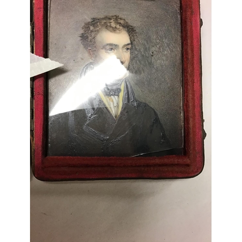 219 - Very nice early pocket traveling watercolour of a gentleman c1800s - Crack to glass