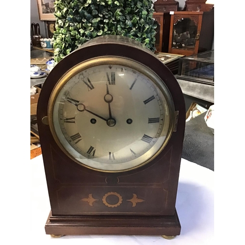 397 - Heavy vintage mantle clock with brass inlay - CLOCKS AND WATCHES ARE NOT TESTED