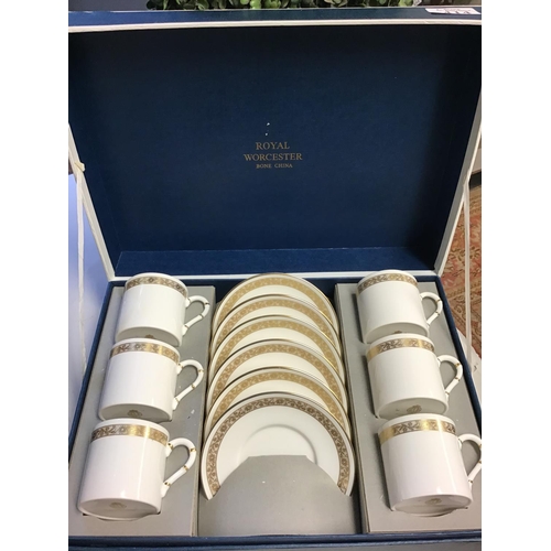 414 - Boxed Royal Worcester 