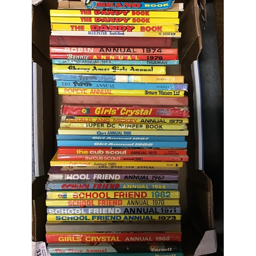 333 - Box of childrens vintage annuals inc Beano, Dandy etc