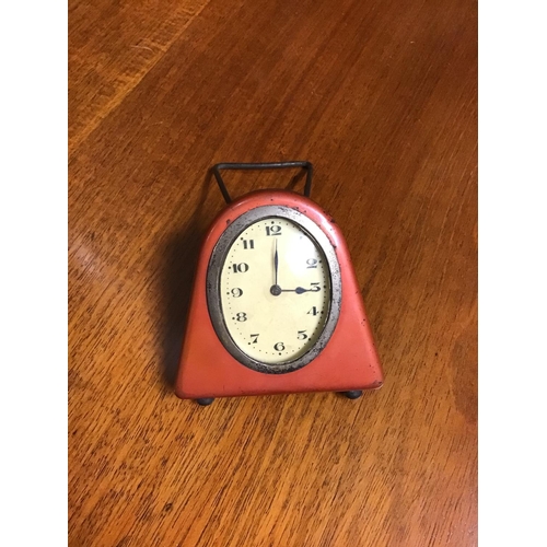 34 - Vintage travel wind-up - CLOCKS AND WATCHES ARE NOT TESTED