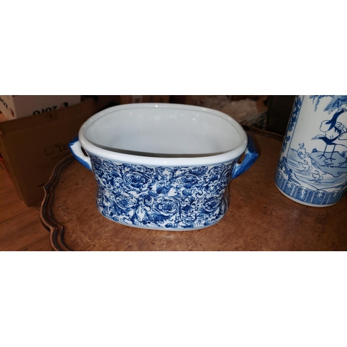 422 - Blue & white small foot bath and brush pot