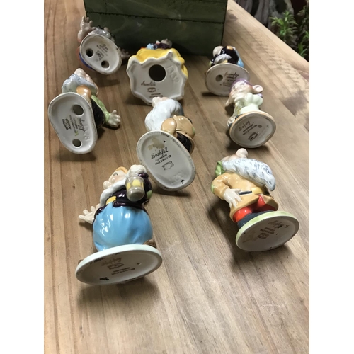 113 - Lovely collectable Beswick Snow White & The 7 Dwarfs