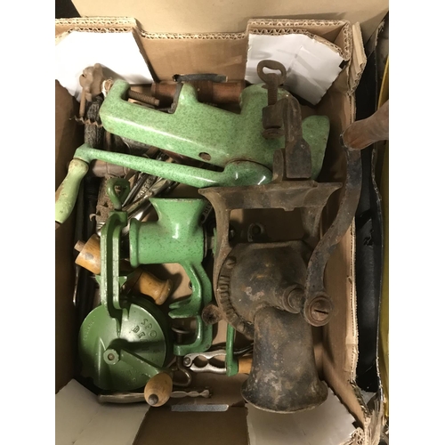 154 - Nice box of vintage kitchenalia