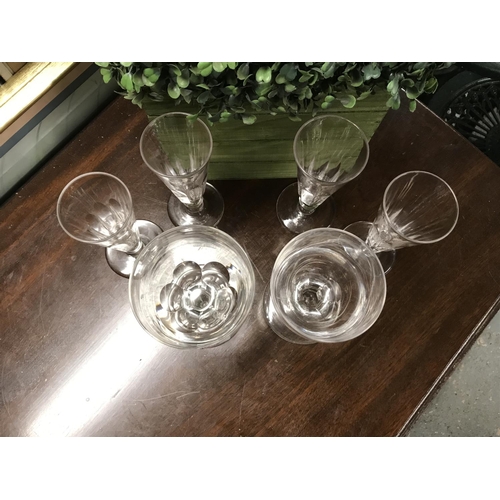 563 - 6 x Various glasses