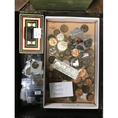 671 - Box of coins, Tokens and badges