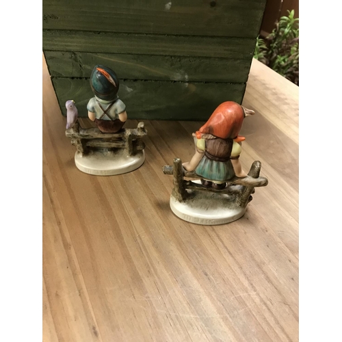 69 - 2 x Goebel figures