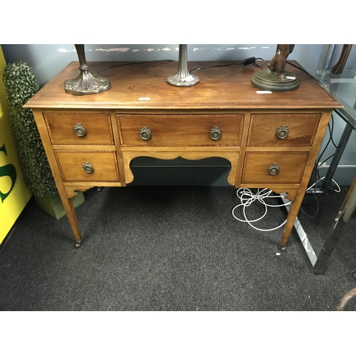 754B - Nice 5 drawer desk - COLLECTION ONLY OR ARRANGE YOUR OWN COURIER