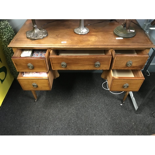 754B - Nice 5 drawer desk - COLLECTION ONLY OR ARRANGE YOUR OWN COURIER