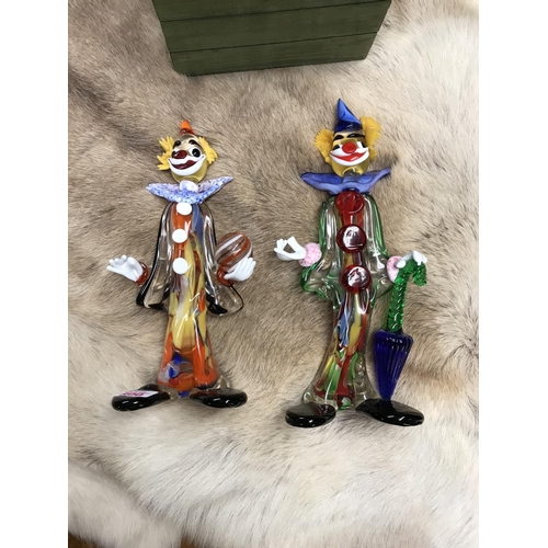 800 - 2 x Large Murano glass clowns